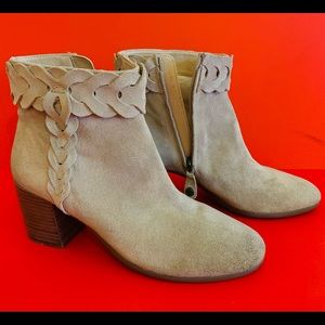 BRAND NEW ITALIAN GEOX Respira Tan Suede Ankle Boots Women’s Sz 38 or 8 US